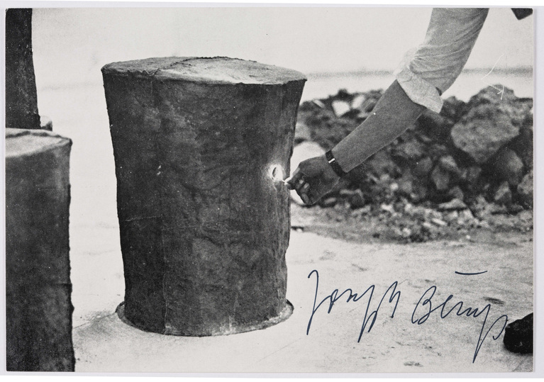 Fotograf: Neier, Anne}